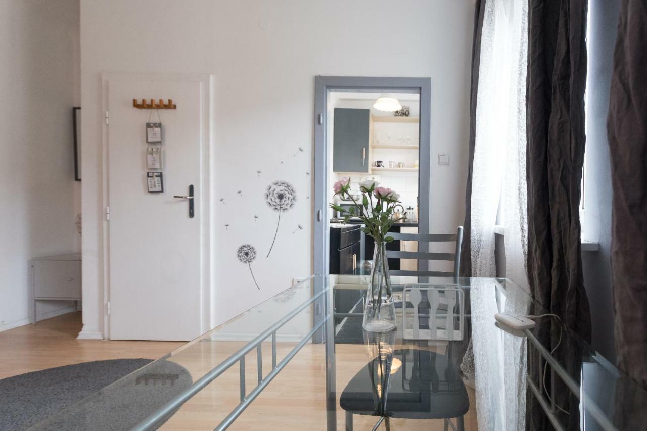 Cute Red Star Studio City Center Βιέννη Εξωτερικό φωτογραφία